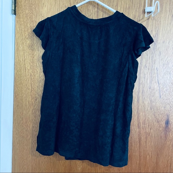 5/ $30 Flutter sleeve tee - Picture 3 of 10
